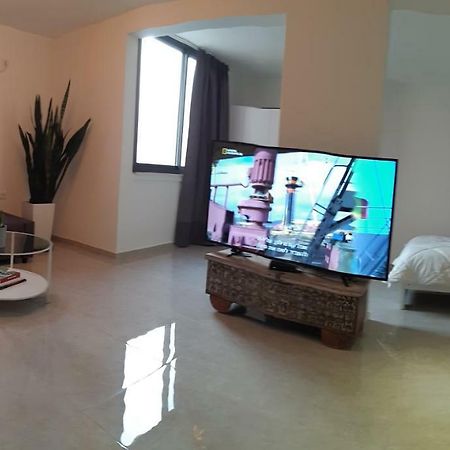 The Airy Loft - Bat Yam Apartment Exterior photo